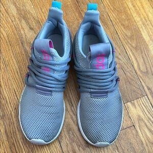 Adidas Kids Size 7/Womens Size 9